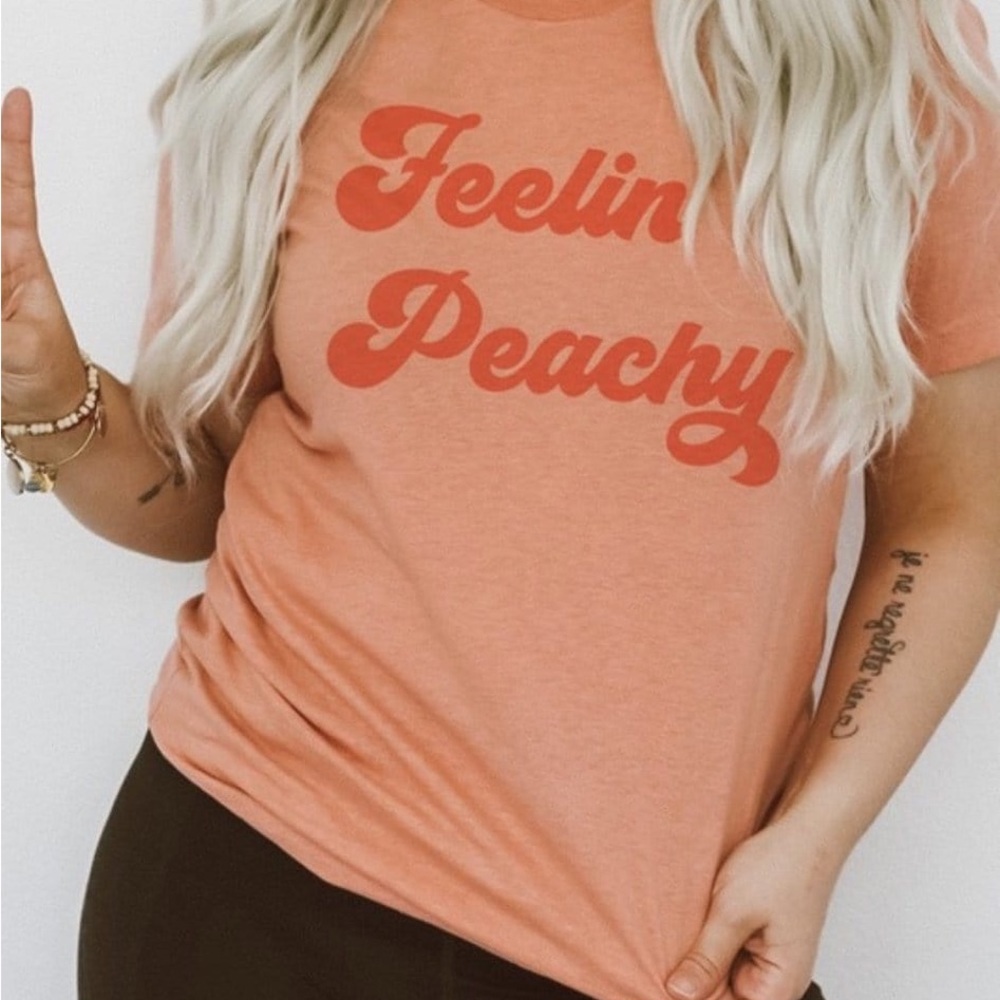Feeling’ Peachy Tee